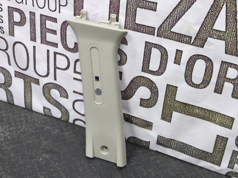 Обшивка средней стойки