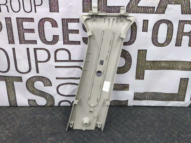 Обшивка средней стойки