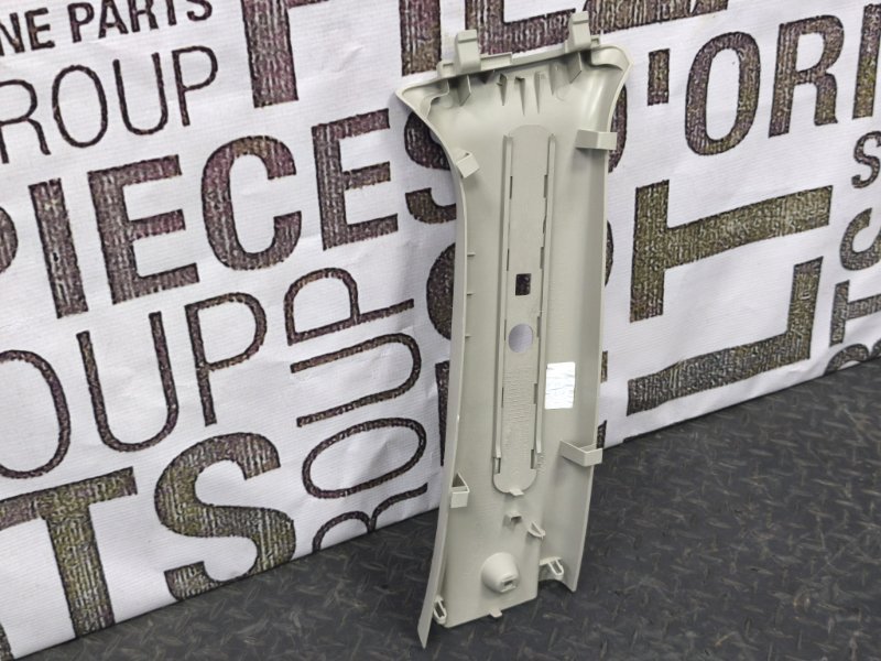 Обшивка средней стойки