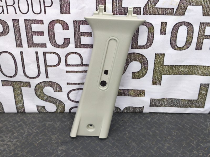 Обшивка средней стойки