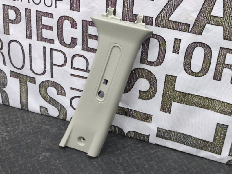 Обшивка средней стойки