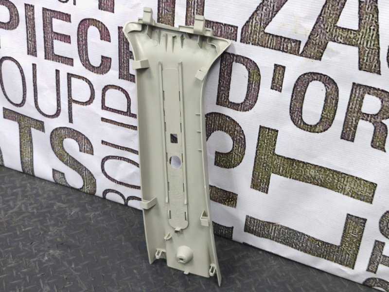 Обшивка средней стойки