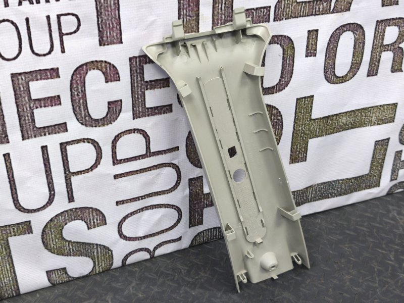 Обшивка средней стойки