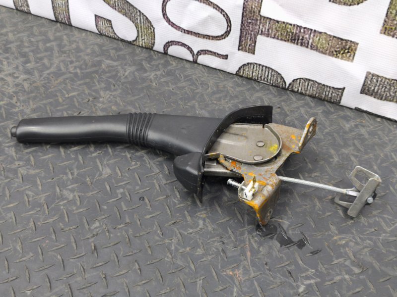 Рычаг стояночного тормоза