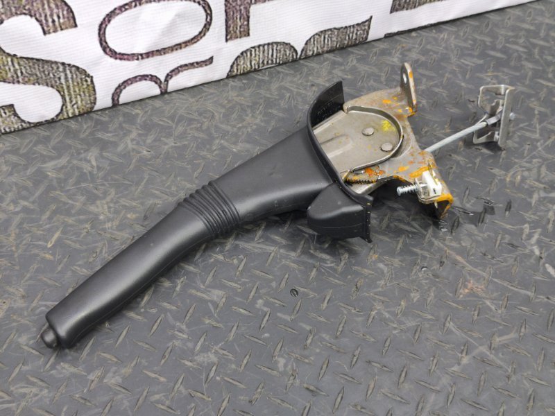 Рычаг стояночного тормоза