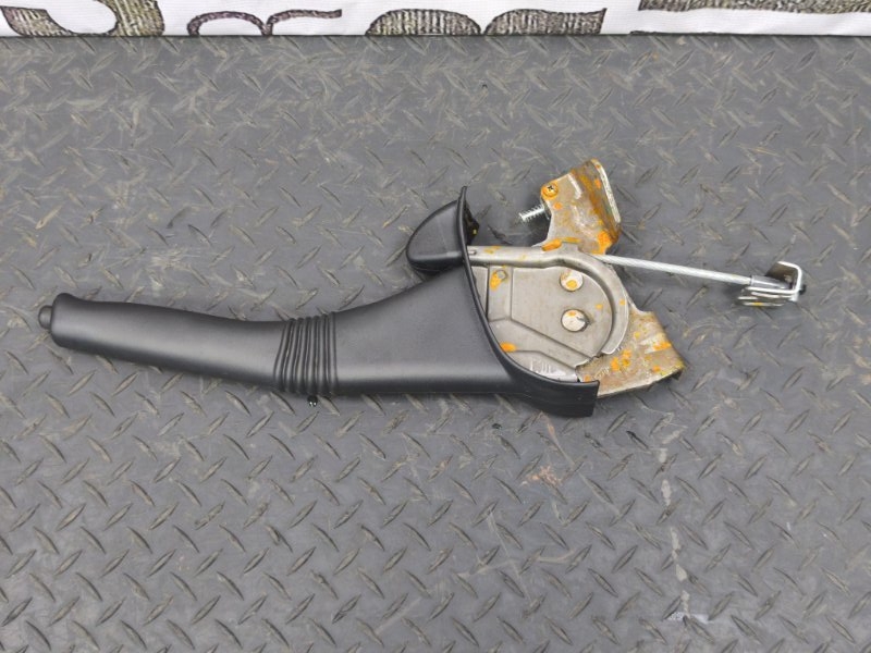 Рычаг стояночного тормоза