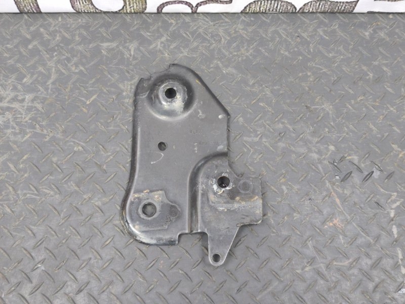 Кронштейн подрамника