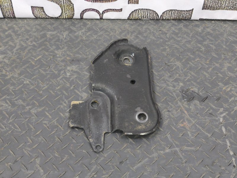 Кронштейн подрамника