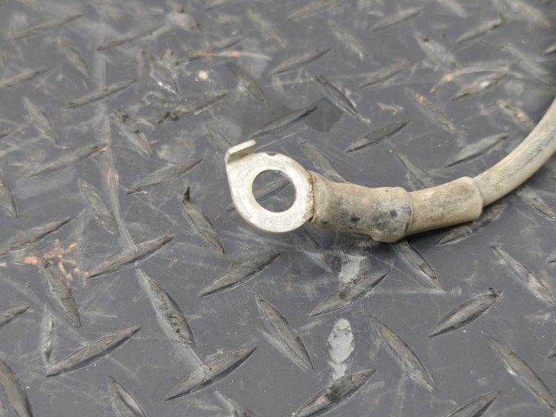 Клемма аккумулятора (минусовая)