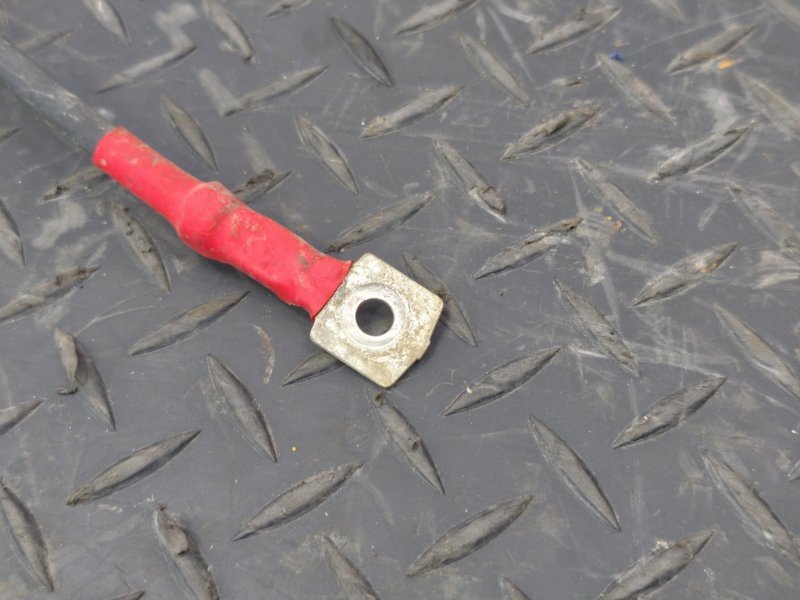 Клемма аккумулятора (минусовая)