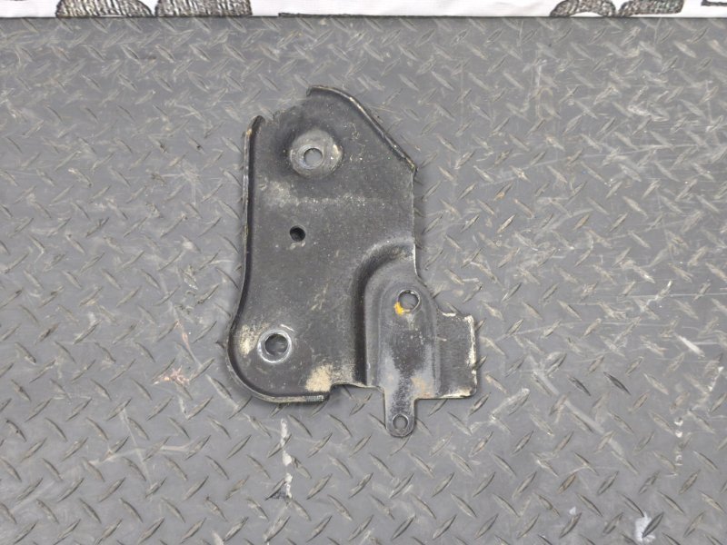 Кронштейн подрамника