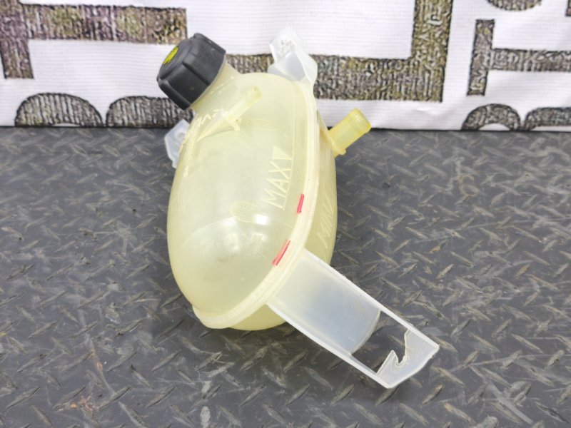 Бачок расширительный