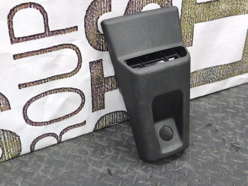 Облицовка подлокотника