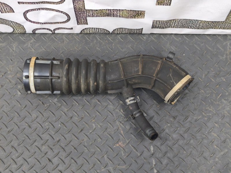 Патрубок воздушного фильтра