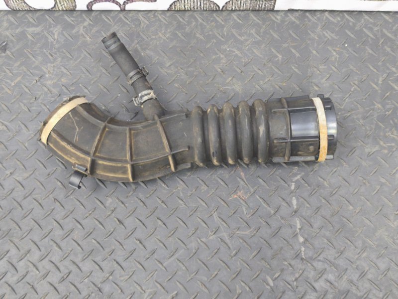 Патрубок воздушного фильтра