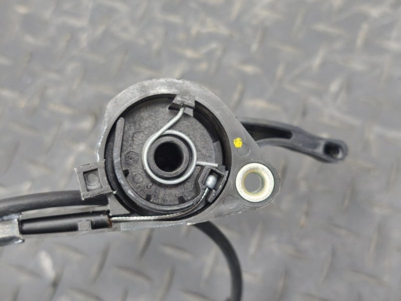 Трос замка капота