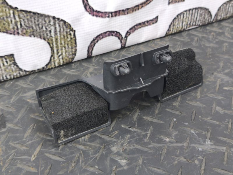 Дефлектор радиатора верхний