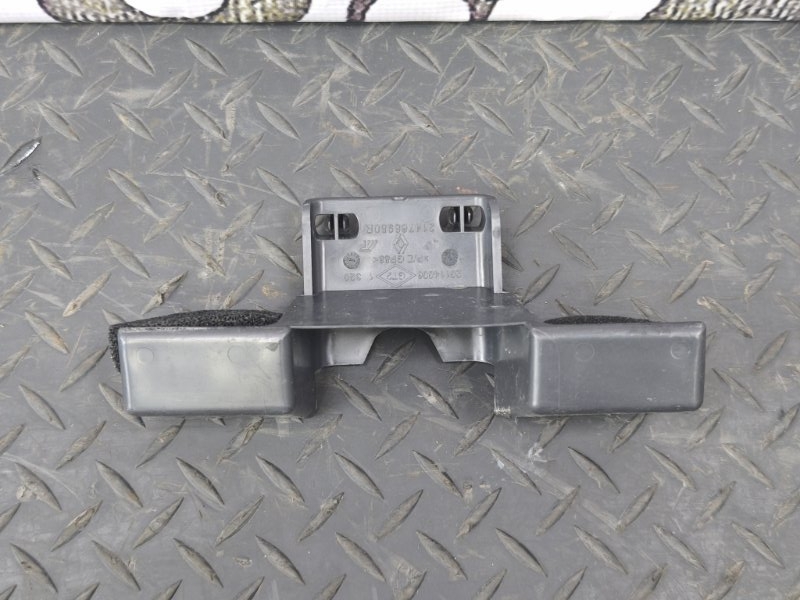 Дефлектор радиатора верхний