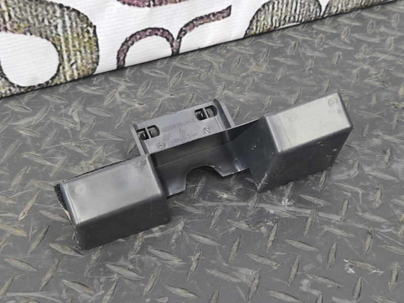 Дефлектор радиатора верхний