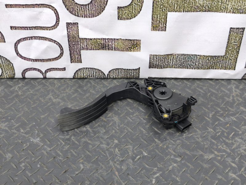 Педаль газа