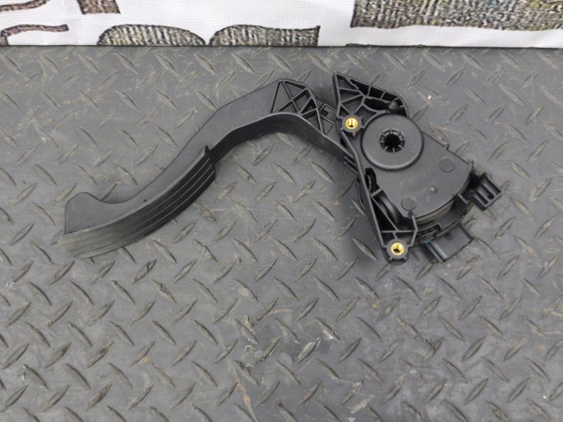 Педаль газа