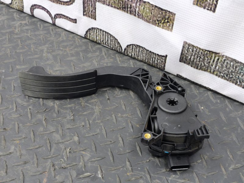 Педаль газа