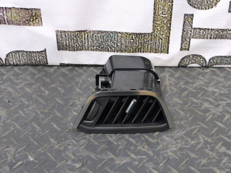 Воздушный дефлектор салона