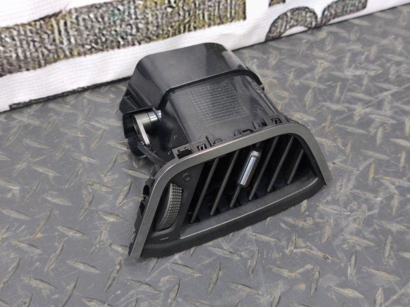 Воздушный дефлектор салона