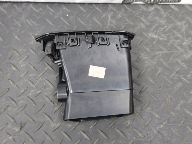 Воздушный дефлектор салона