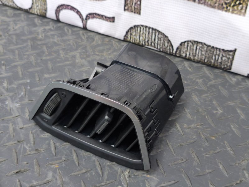 Воздушный дефлектор салона