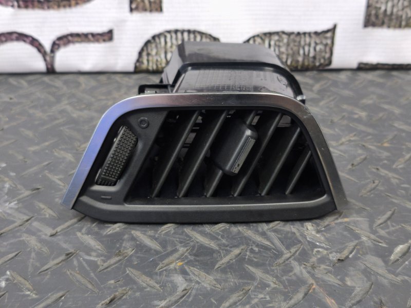 Воздушный дефлектор салона