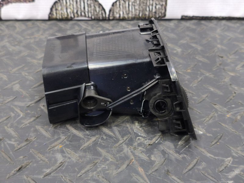 Воздушный дефлектор салона