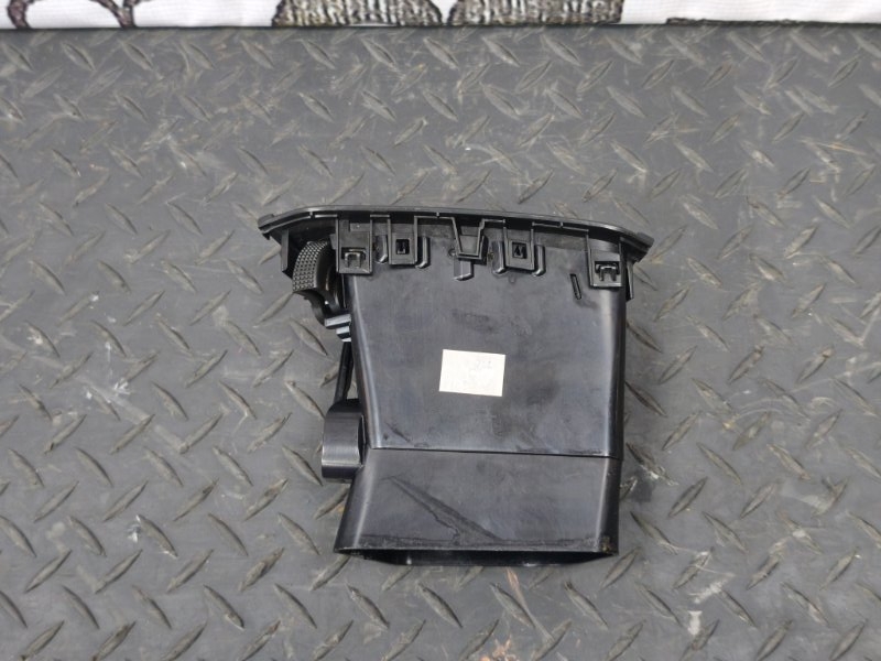 Воздушный дефлектор салона