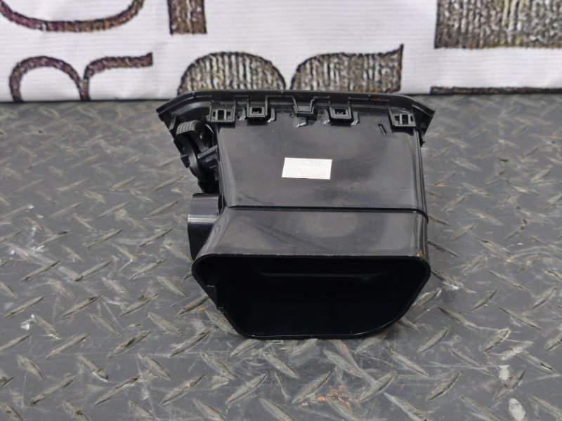 Воздушный дефлектор салона