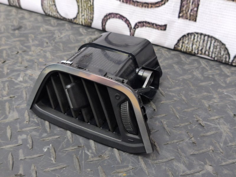 Воздушный дефлектор салона