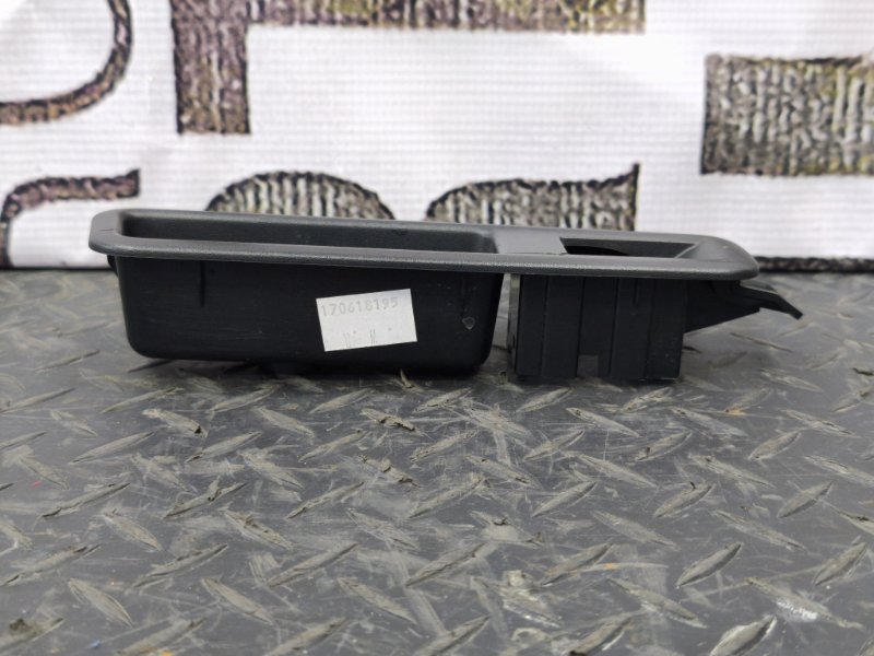 Накладка кнопки стеклоподъемника