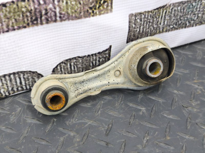 Опора двигателя