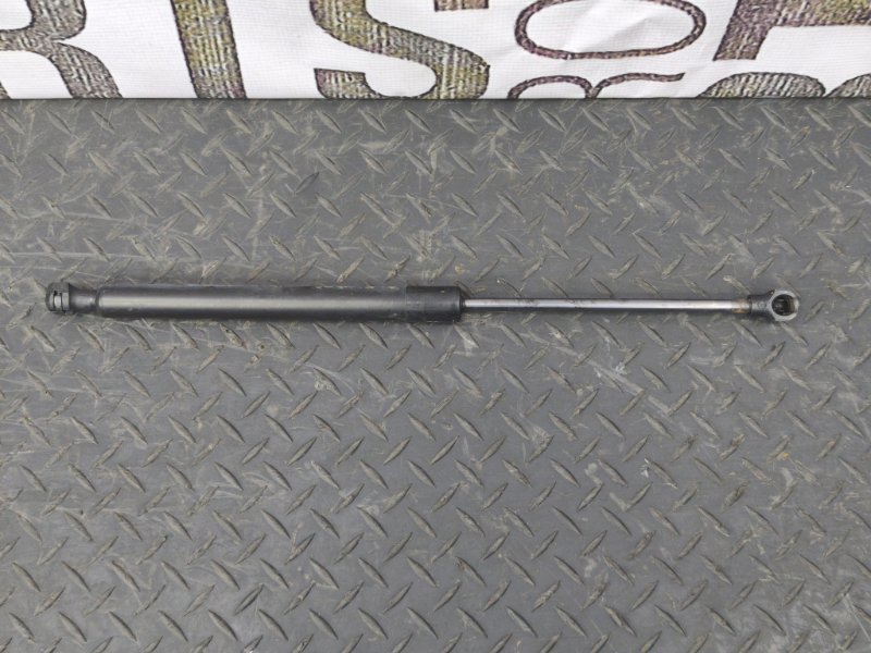 Амортизатор багажника