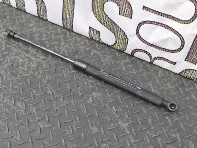 Амортизатор багажника