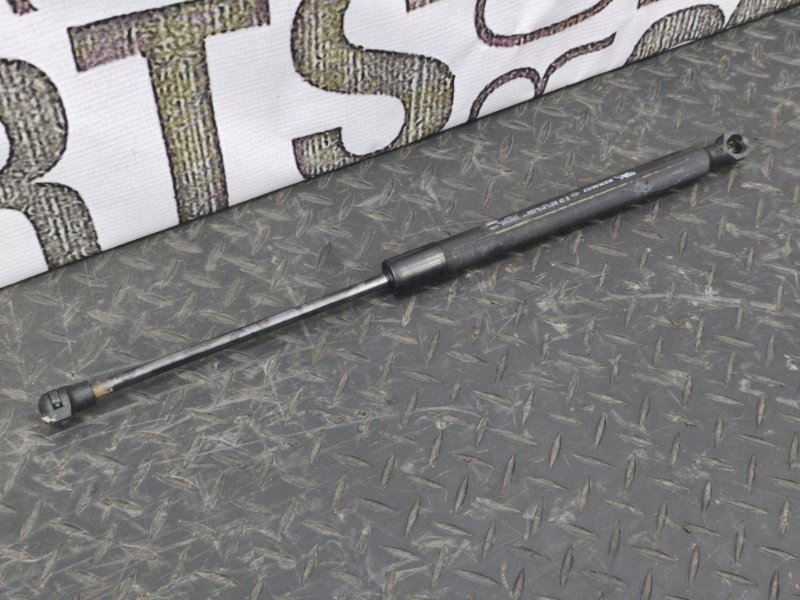 Амортизатор багажника