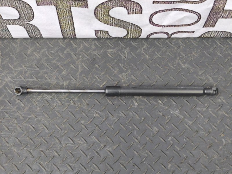 Амортизатор багажника