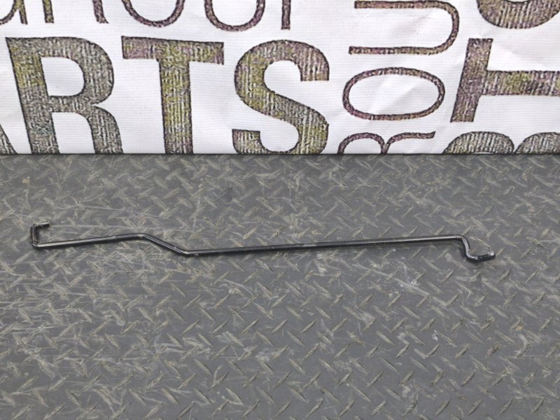 Упор капота