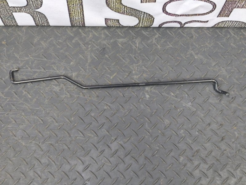 Упор капота