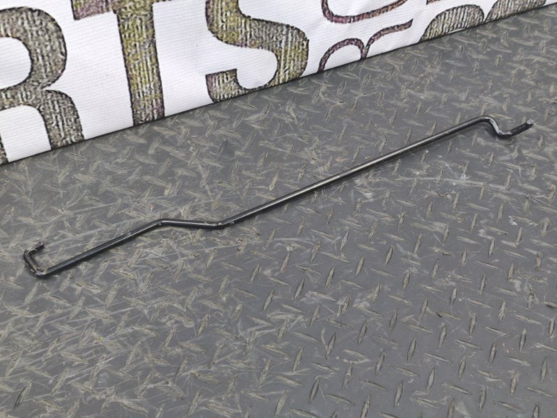 Упор капота