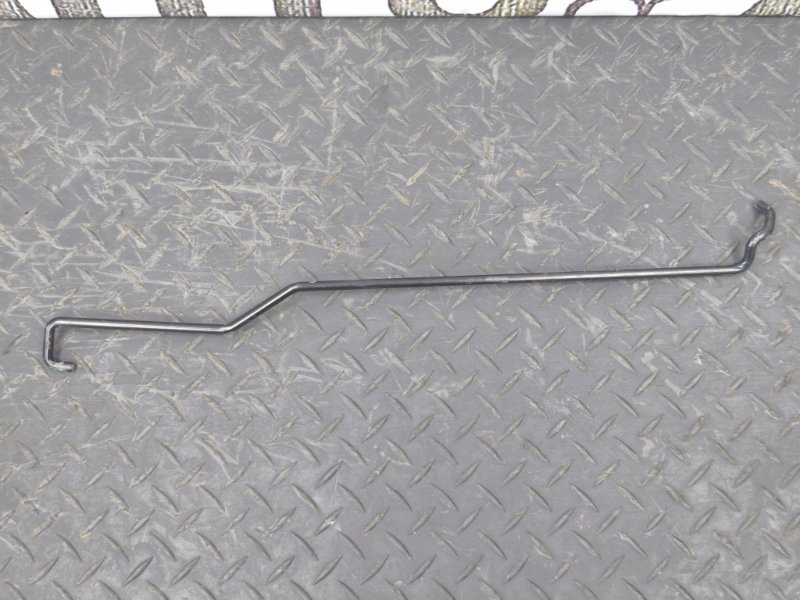 Упор капота