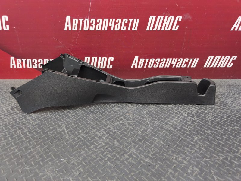 Консоль между сидений