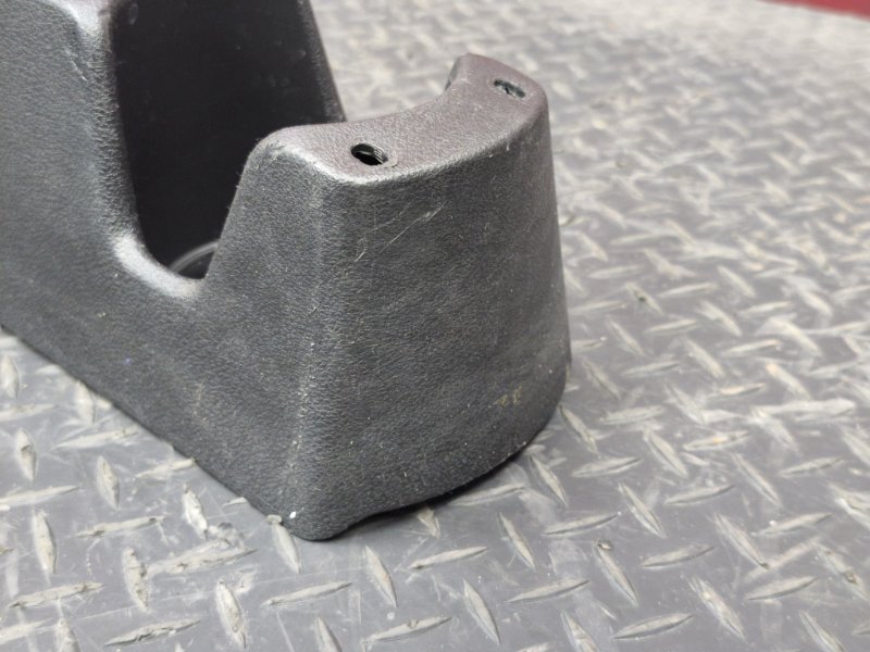 Консоль между сидений