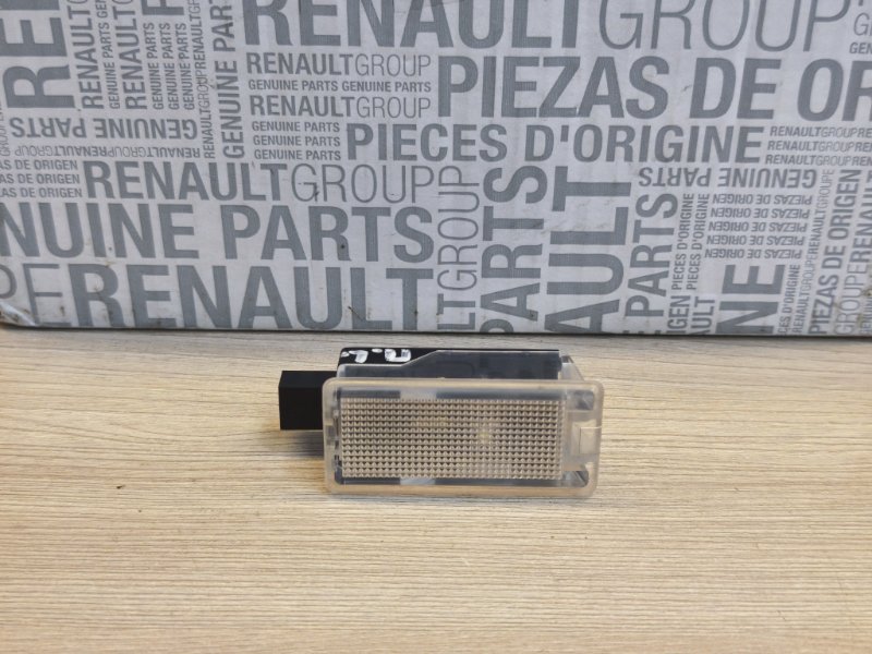 Плафон подсветки салона