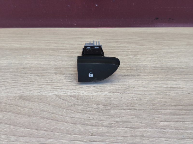 Кнопка центрального замка