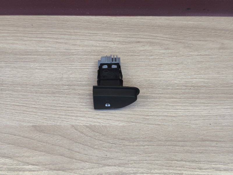 Кнопка центрального замка